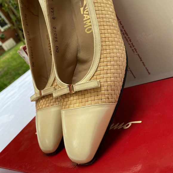 Salvatore Ferragamo 8.5AA CREAMY heels GHIOTTA - Picture 10 of 17